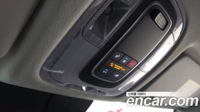 Hyundai Kona Hybrid 2023 — Photo 8/20