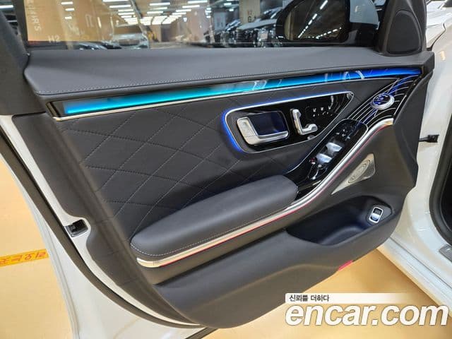 Mercedes-Benz S-Class 2024 — ფოტო 14/20
