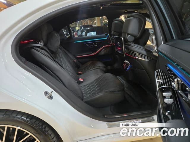 Mercedes-Benz S-Class 2024 — ფოტო 16/20