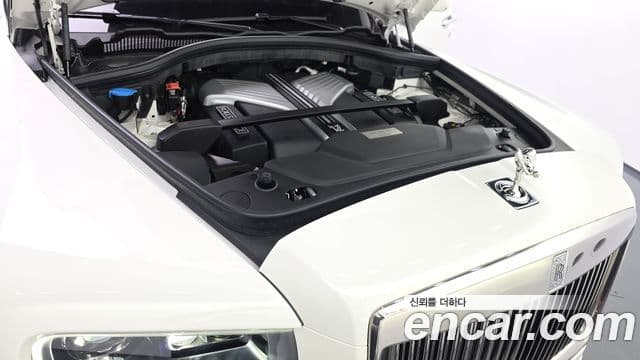 Rolls-Royce Cullinan 2023 — фото 6 из 20