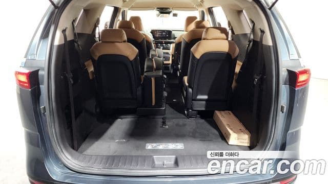 Kia Carnival 2021 — фото 20 из 20