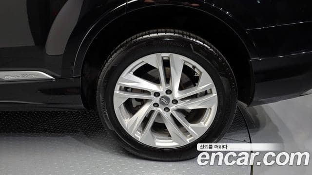 Audi Q7 2021 — Şəkil 5/20
