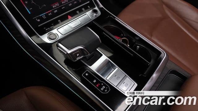 Audi Q7 2021 — Şəkil 9/20