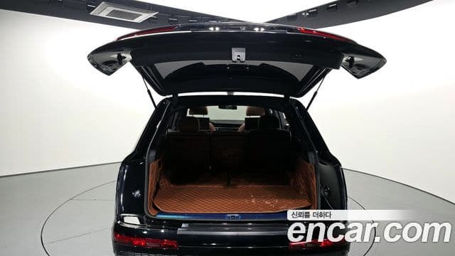 Audi Q7 2021 — Şəkil 20/20