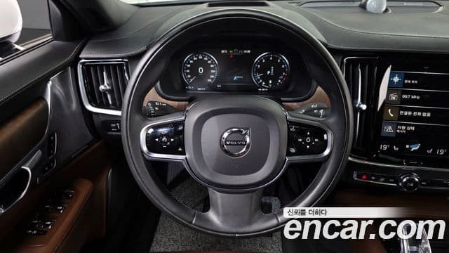 Volvo S90 2021 — ფოტო 14/20