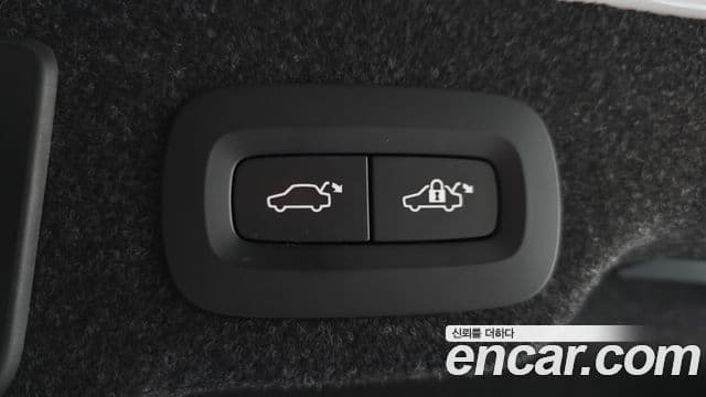 Volvo S90 2021 — ფოტო 18/20