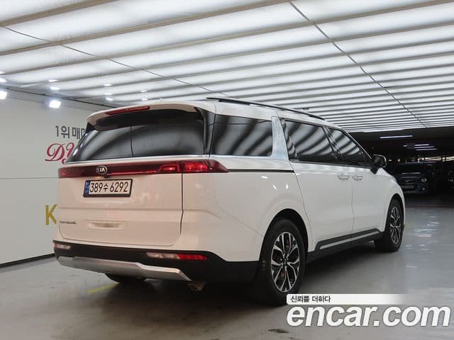 Kia Carnival 2020 — ფოტო 2/20