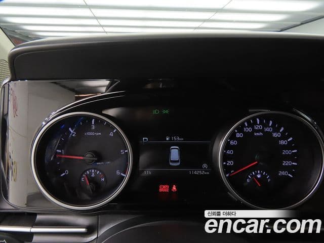 Kia Carnival 2020 — ფოტო 7/20