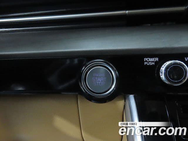 Kia Carnival 2020 — ფოტო 16/20