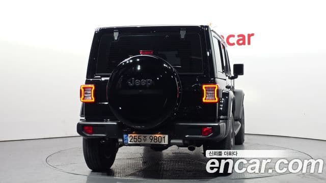 Jeep Wrangler 2021 — ფოტო 16/20