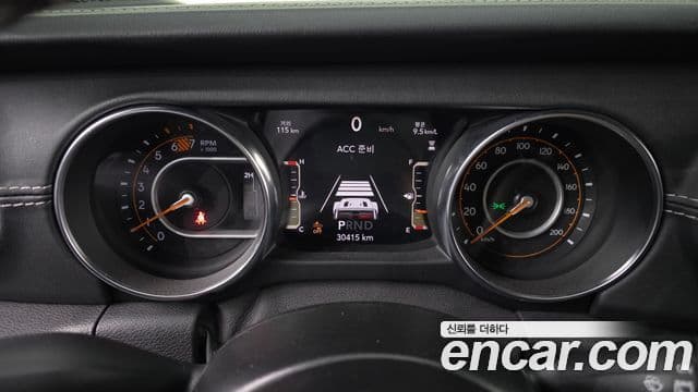 Jeep Wrangler 2021 — ფოტო 9/20