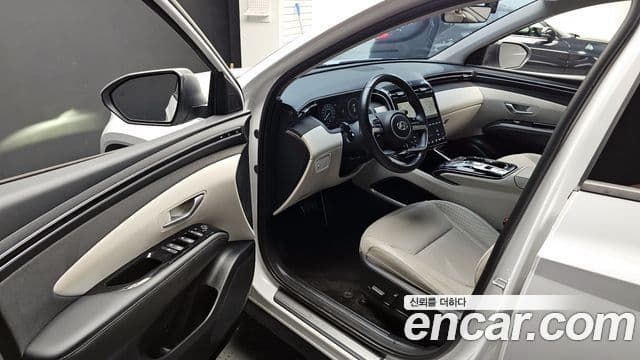 Hyundai Tucson Hybrid 2021 — ფოტო 13/20