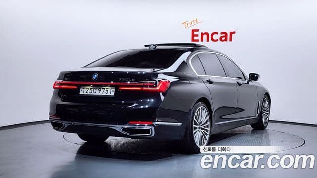 BMW 7 Series 2020 — ფოტო 2/20