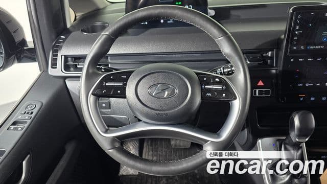 Hyundai Staria 2023 — Şəkil 13/20