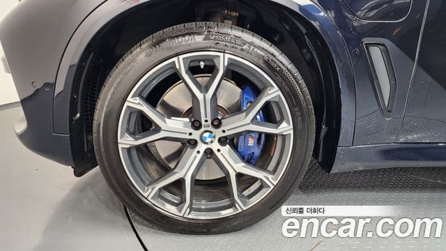 BMW X5 2021 — ფოტო 5/20