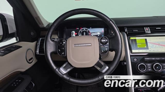 Land Rover Discovery 5 2019 — ფოტო 13/20