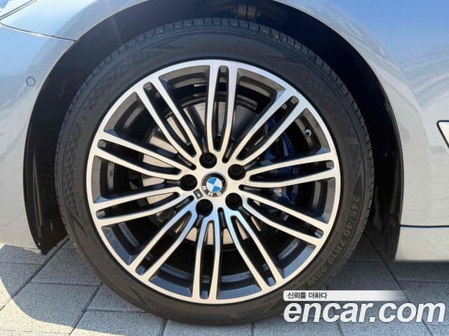 BMW 5 Series 2019 — фото 5 из 20