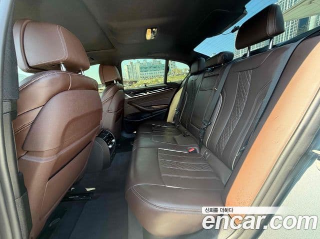 BMW 5 Series 2019 — ფოტო 11/20