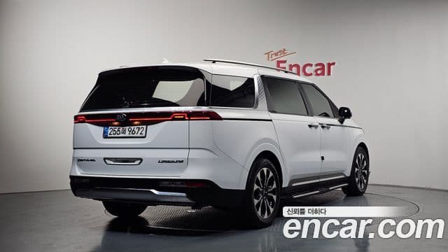 Kia Carnival 2020 — ფოტო 2/20