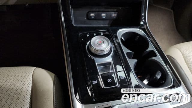 Kia Carnival 2020 — ფოტო 9/20