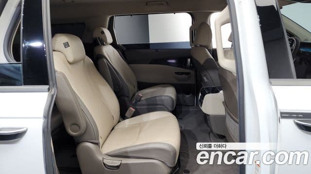 Kia Carnival 2020 — ფოტო 12/20