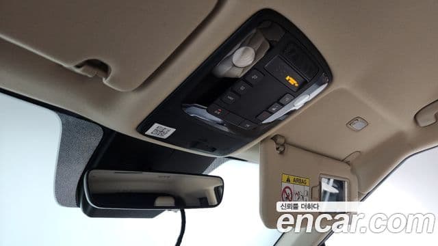 Kia Carnival 2020 — ფოტო 17/20