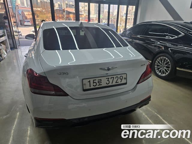 Genesis G70 2019 — Photo 2/19