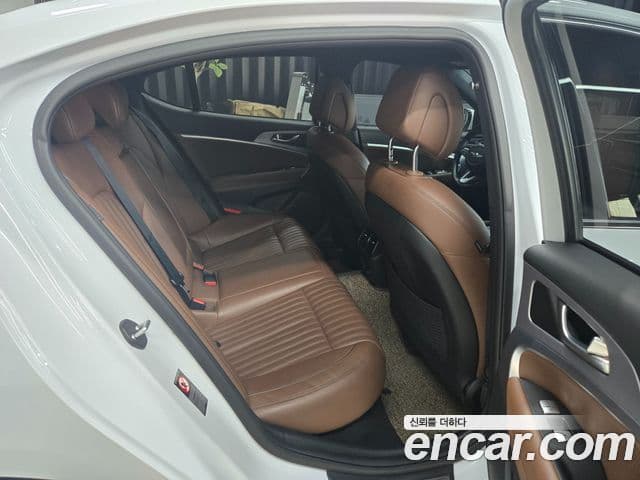 Genesis G70 2019 — Photo 17/19