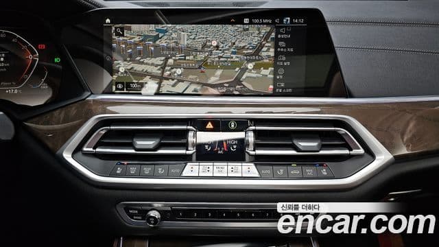 BMW X5 2021 — Photo 16/20