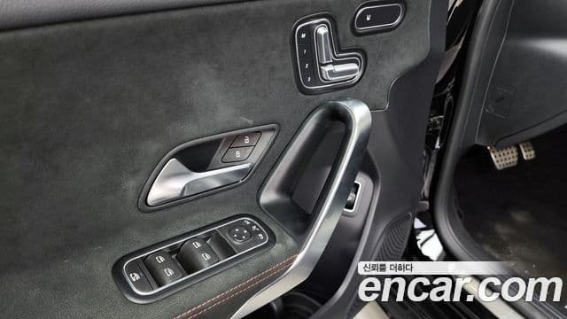 Mercedes-Benz A-Class 2022 — ფოტო 19/20