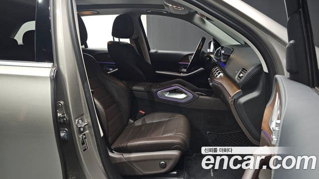 Mercedes-Benz GLE-Class 2021 — ფოტო 8/20