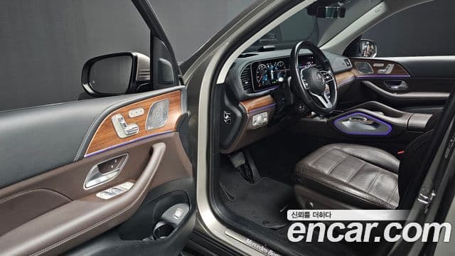 Mercedes-Benz GLE-Class 2021 — ფოტო 11/20