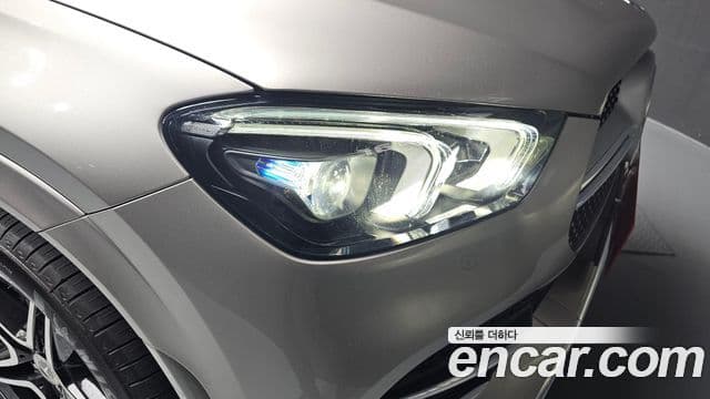Mercedes-Benz GLE-Class 2021 — Photo 8/36
