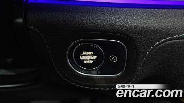 Mercedes-Benz GLE-Class 2021 — Photo 11/36