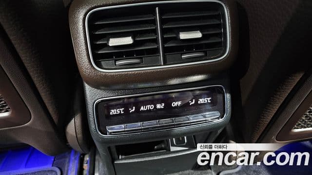 Mercedes-Benz GLE-Class 2021 — Photo 27/36