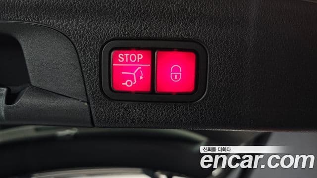 Mercedes-Benz GLE-Class 2021 — Photo 25/36
