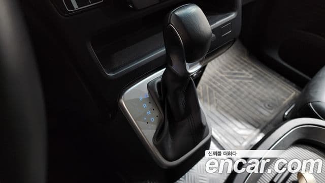 Hyundai Staria 2022 — Şəkil 9/20