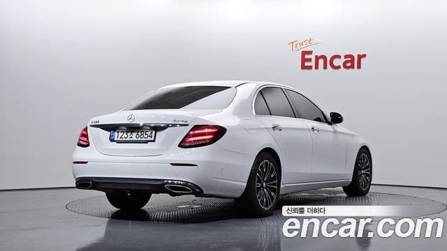 Mercedes-Benz E-Class 2018 — Фото 2/20