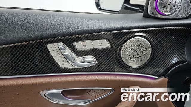 Mercedes-Benz E-Class 2018 — Photo 5/30