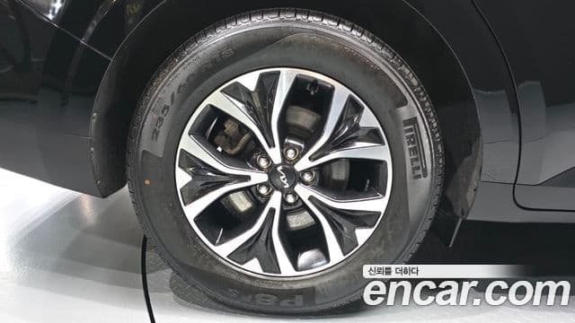 Kia Carnival 2022 — ფოტო 5/20