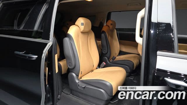 Kia Carnival 2022 — ფოტო 12/20