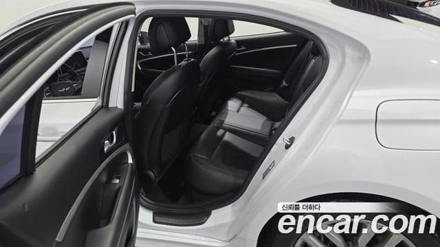 Genesis G70 2019 — ფოტო 11/20