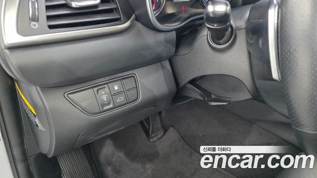 Genesis G70 2019 — ფოტო 15/20