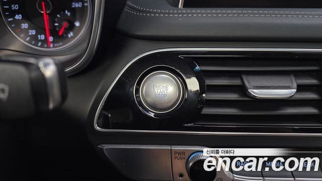 Genesis G70 2019 — ფოტო 18/20