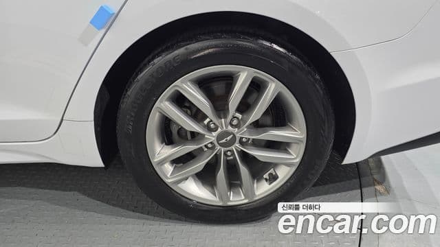 Genesis G70 2019 — Photo 7/32