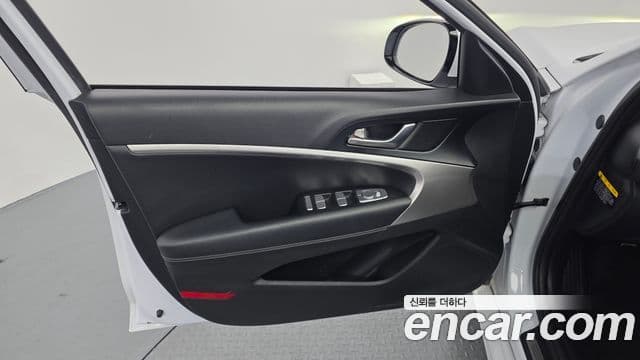 Genesis G70 2019 — Photo 32/32