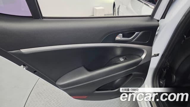 Genesis G70 2019 — Photo 16/32