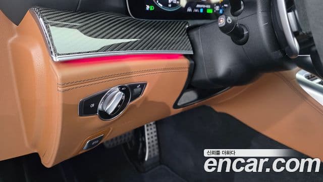Mercedes-Benz AMG GT 2022 — ფოტო 15/20