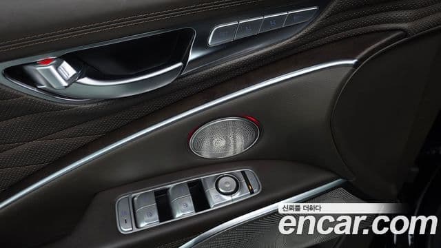 Kia The K9 2019 — Photo 27/34