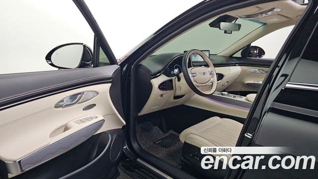 Genesis GV70 2023 — Şəkil 10/20